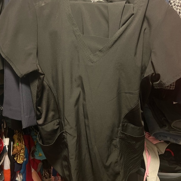 Women’s scrubs all in excellent condition!
Most size large,sketchers set is XL - Picture 12 of 13